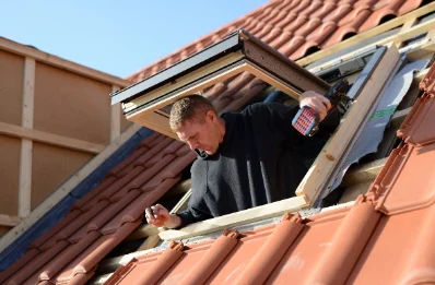 Pose de fenêtres de toit Velux à Sardon